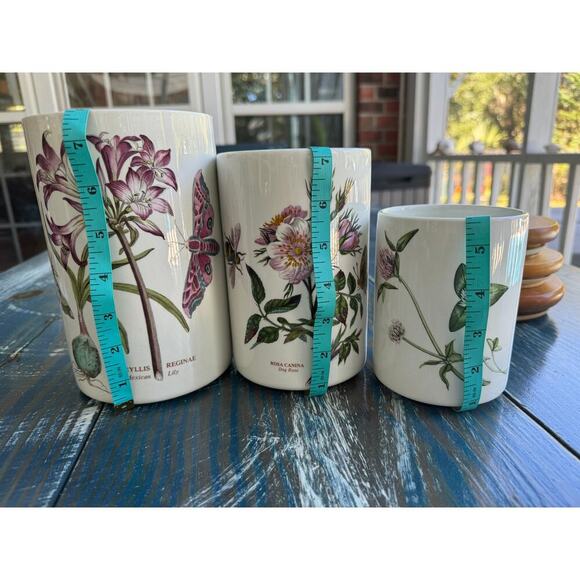 PORTMEIRION, 3 Ceramic Floral Canisters, Wooden Lids. - Picture 2 of 12
